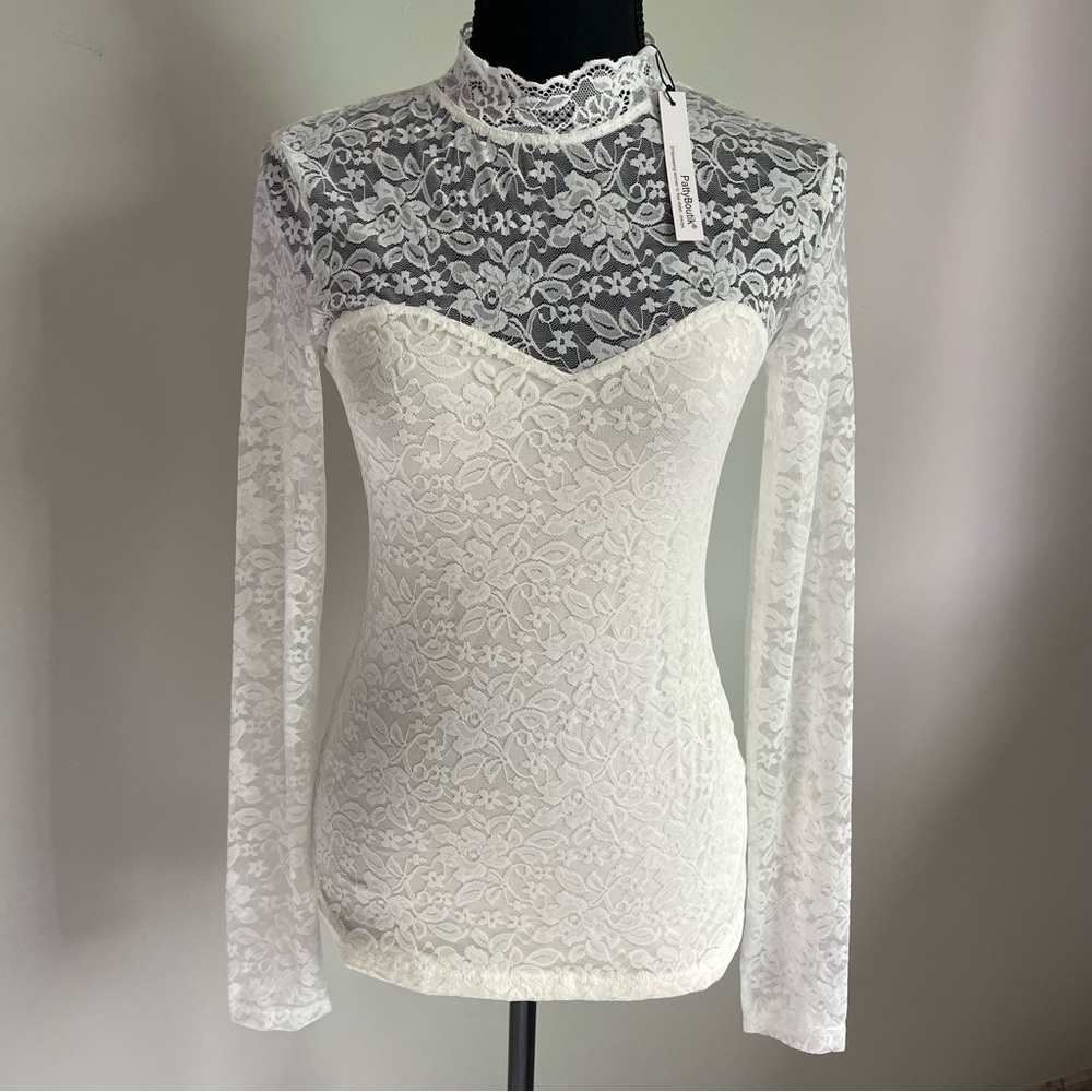 Elegant White Lace Long Sleeve Top